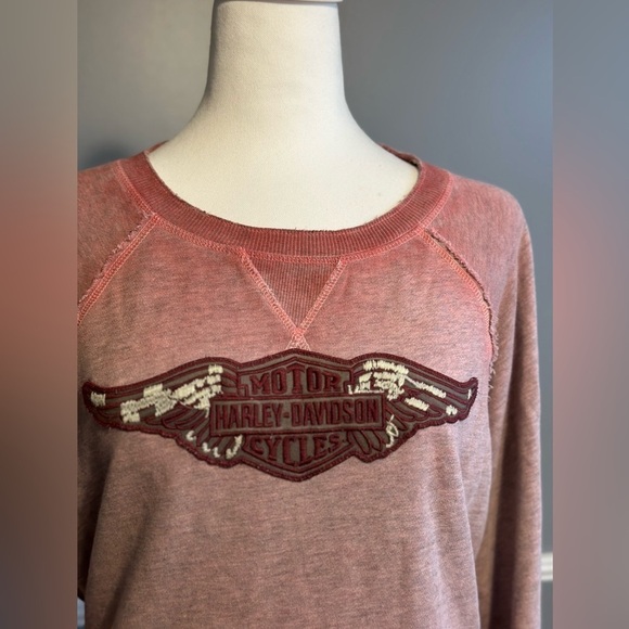 Harley Davidson Women's Distressed Ombré Crew Neck Sweatshirt Size Large Coral - Picture 2 of 6